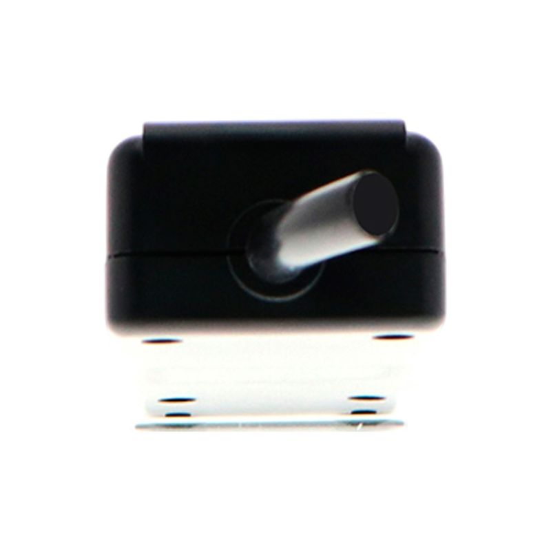 Regleta eléctrica tomacorriente universal 6 salidas 110 V negra Forza, primer plano del enchufe negro desde el frente