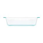 Bandeja de vidrio para hornear 7 x 11 pulgadas Pyrex, vista frontal del recipiente transparente con asas laterales