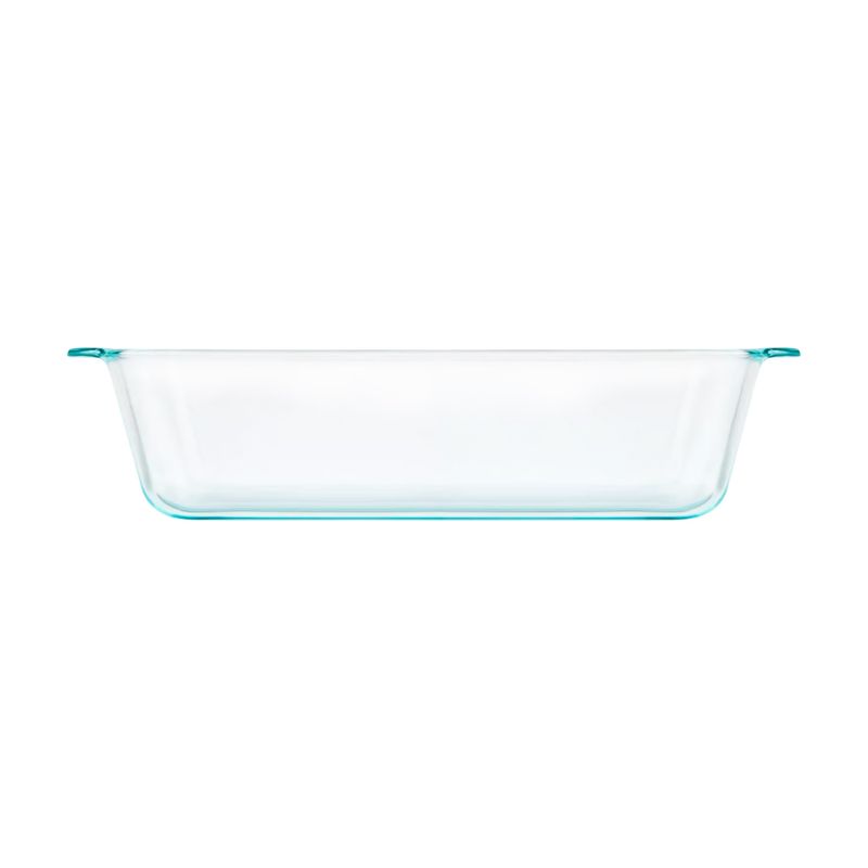 Bandeja de vidrio para hornear 7 x 11 pulgadas Pyrex, vista frontal del recipiente transparente con asas laterales