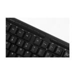 Dúo de mouse y teclado multimedia XTK-301S idioma español Xtech, primer plano detallado de las teclas del teclado negro