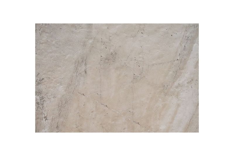 Baldosa Salonica 55x55 hueso mármol PEI4 Lamosa, primer plano de la textura marmoleada y acabado mate