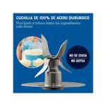 Licuadora vaso vidrio 1.5 L 800 W 6 vel gris Oster, gráfico detallando la cuchilla de acero quirúrgico y triturado de hielo