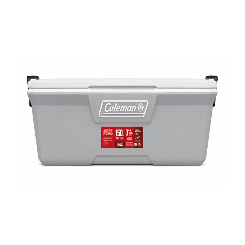 Hielera serie 316 150 QT gris Coleman, vista frontal del cuerpo gris con tapa blanca y etiqueta roja informativa
