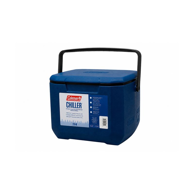 Hielera serie Chiller 16 qt azul Coleman, vista frontal en ángulo con asa negra y etiqueta informativa blanca