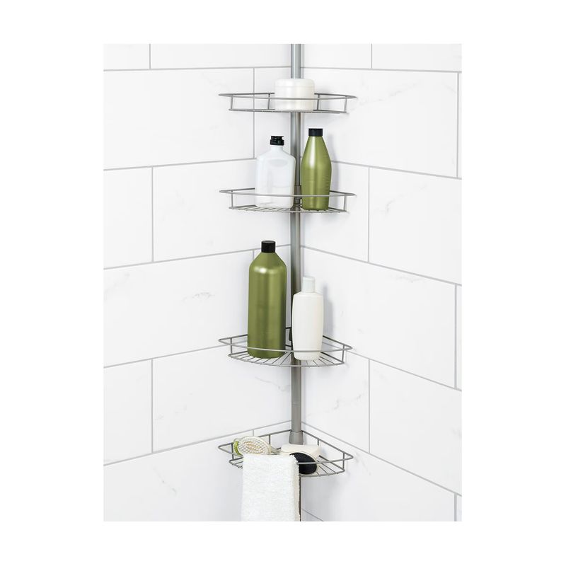 Organizador de ducha 4 niveles extendible satín níquel Zenna Home, instalado en esquina con botellas y esponja