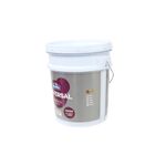 Pintura acrílica universal modelo cubeta blanco mate Superior Modelo, vista frontal de la cubeta blanca con asa metálica