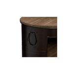 Mesa auxiliar metálica negra de 50 cm Atmosphera, primer plano del detalle del asa lateral y la superficie de madera