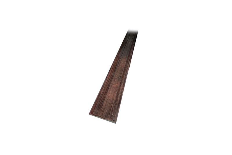 Moldura PVC laminada cocoa 8 cm x 2.70 mts Canet, vista en perspectiva del larguero con veta de madera oscura