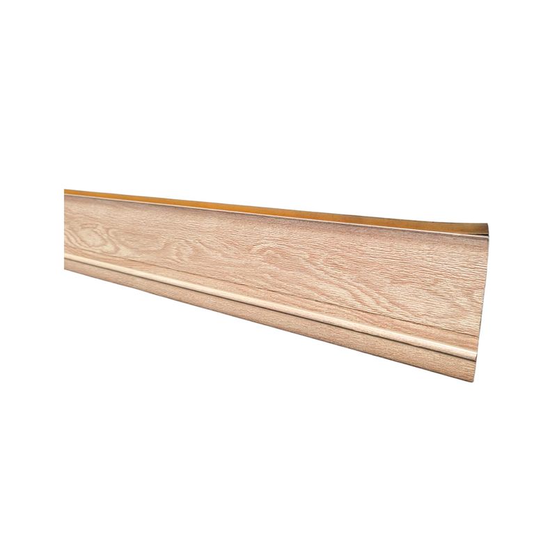 Rodapié PVC 10 cm x 2.40 mts teca Canet, vista diagonal del perfil con acabado tipo madera