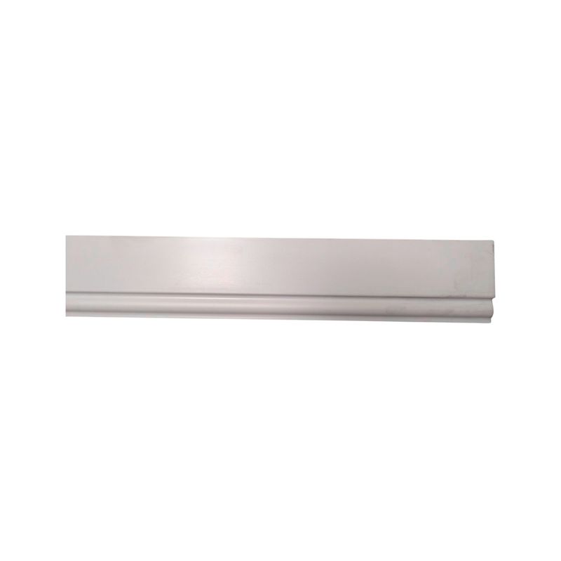 Rodapié curvo con diseño blanco 8.5 cm x 2.9 m Canet, vista frontal de la pieza extendida sobre fondo blanco