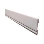 Rodapié curvo con diseño blanco 8.5 cm x 2.9 m Canet, vista lateral en ángulo que muestra el perfil y relieve curvo