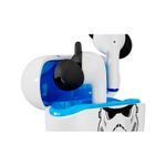 Auriculares gaming Storm Trooper inalámbrico Primus, primer plano del estuche blanco abierto con auriculares y fondo azul