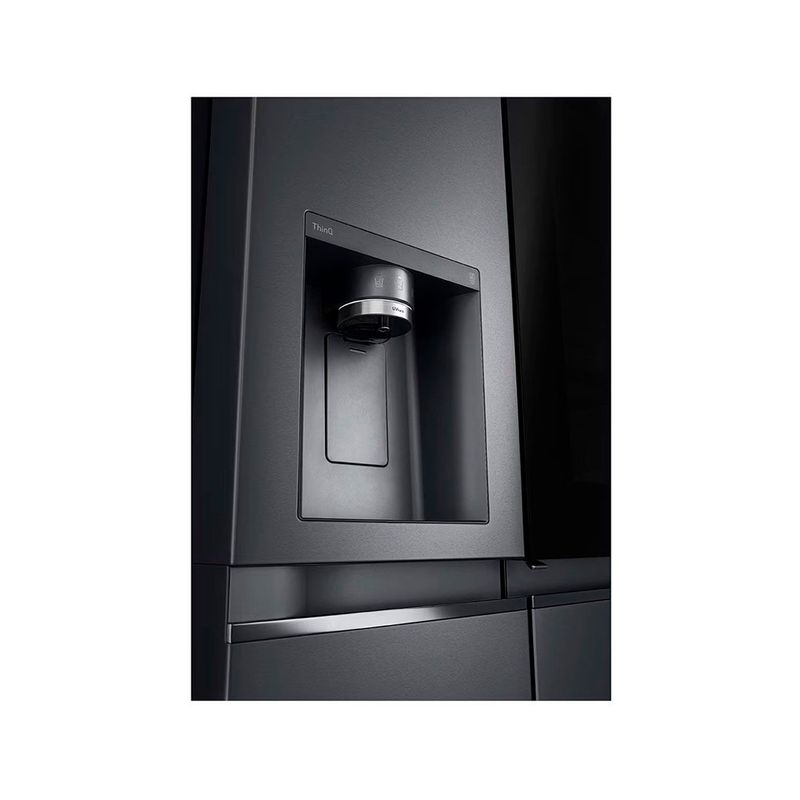 Refrigerador Inverter InstaView con dispensador SBS Craft Ice 612 l matte black LG, primer plano del dispensador de agua