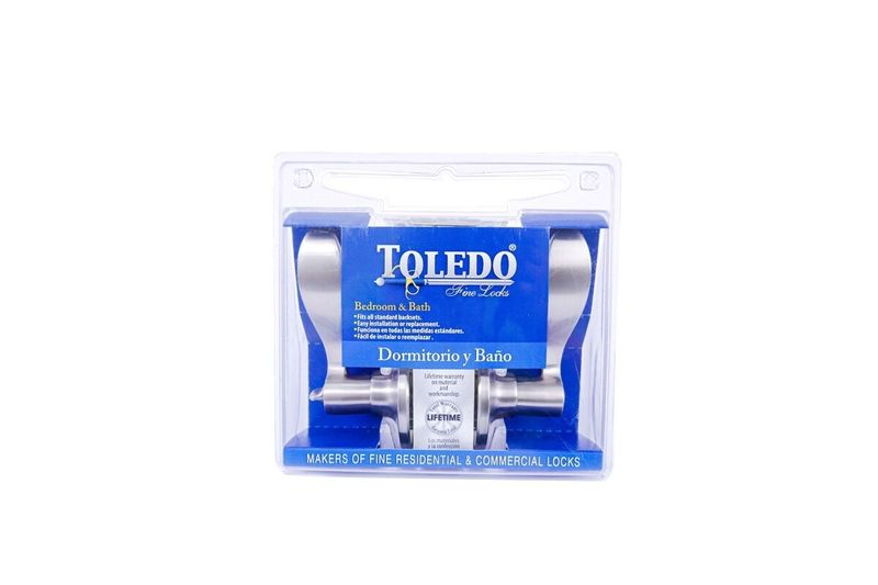 Cerradura manecilla baño Jaén satín níquel Toledo, en su empaque plástico transparente con tarjeta azul