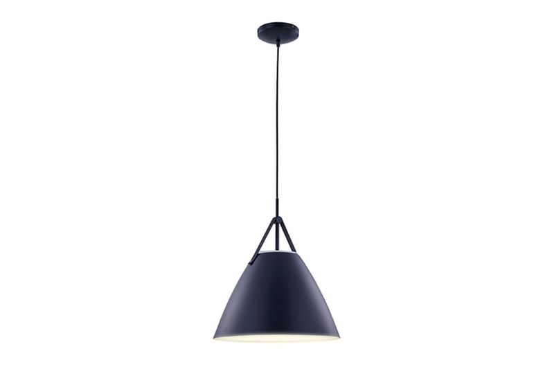Luminaria colgante Rasalas negro 1L E27 Tecnolite, vista frontal de la lámpara encendida con pantalla cónica negra