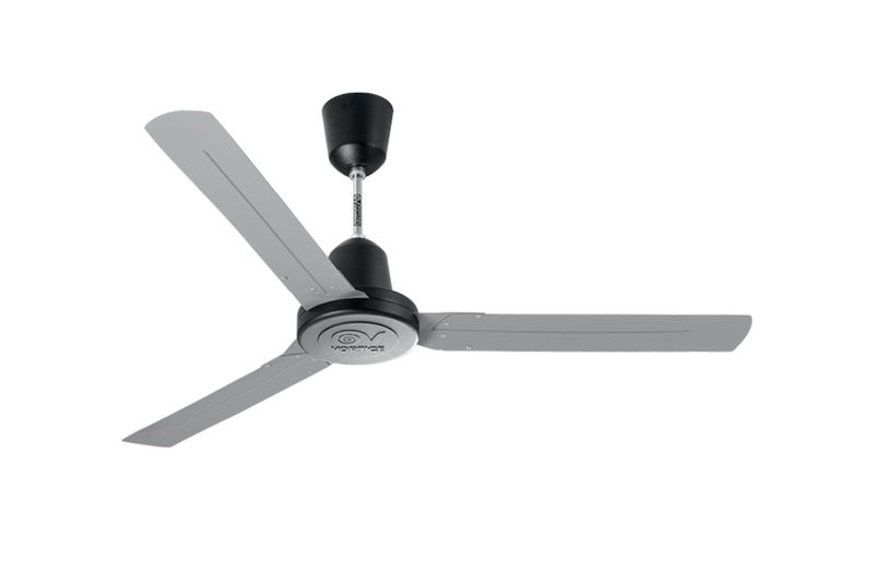 Ventilador industrial Heavy Duty Nordik 200 2 m 3 aspas 12978 cfm IP55 Vortice, vista angular con aspas grises y motor negro