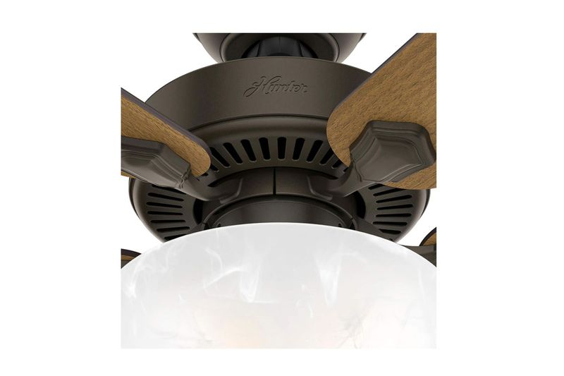 Abanico de techo interior Swanson Bowl 52 pulgadas 1 luces bronce Hunter, primer plano del motor y soporte de aspas