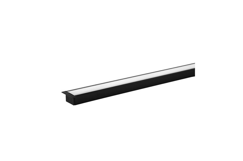 Perfil lineal plano individual de empotrar 1 m 25x14.5 mm negro Blumenau, vista lateral en ángulo con difusor blanco