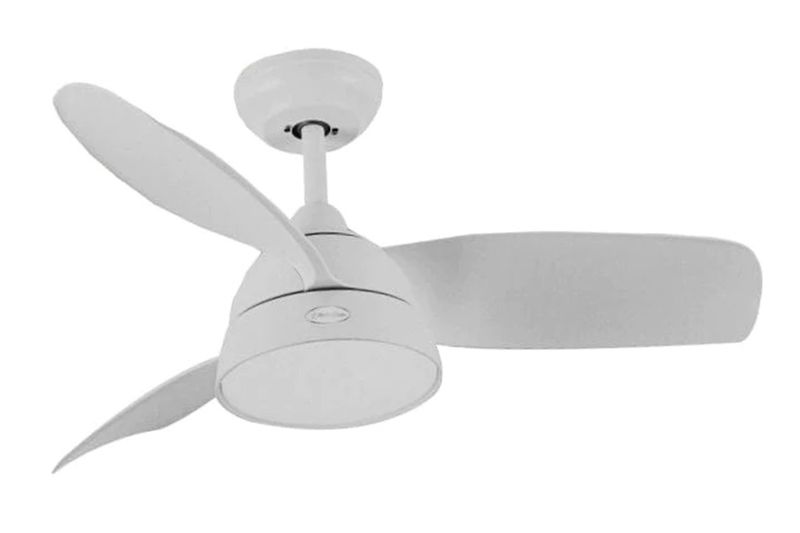 Abanico de techo interior con luz Phakt 42 pulgadas DC blanco Westinghouse, vista en ángulo desde abajo con luz circular