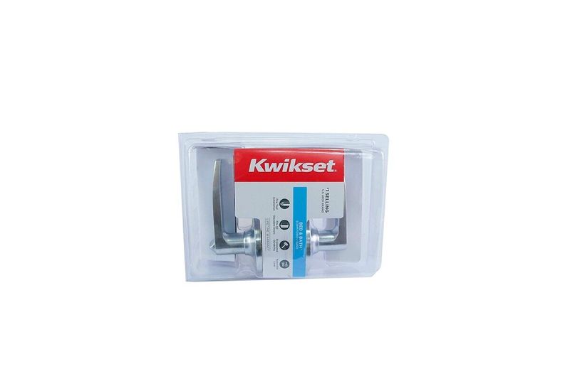 Cerradura manecilla baño Delta Kwikset satín cromo, producto dentro de su empaque plástico transparente