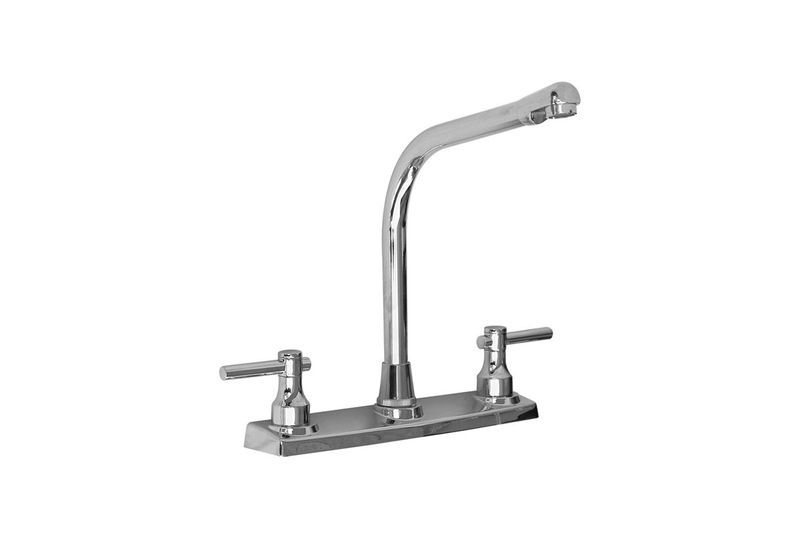 Llave para pantry doble cuello alto Pfister, vista frontal completa en acabado cromado brillante