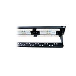 Patch panel Newlink Cat5e de 24 puertos, vista posterior detallando los terminales de conexión y etiquetas blancas