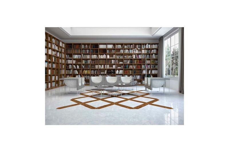 Baldosa 55 x 55 Casa Blanca blanco mármol brillante Porcelanite, instalada en piso de biblioteca con diseño decorativo café