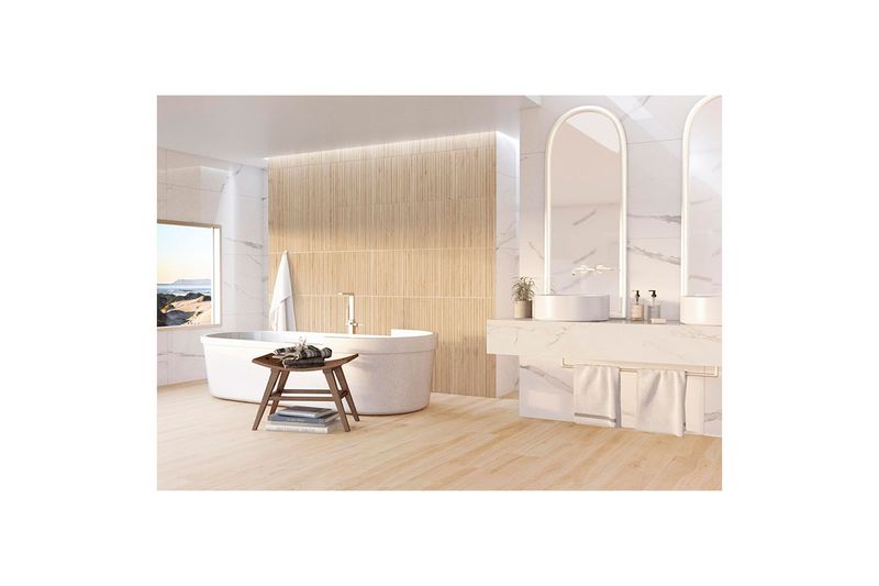 Azulejo 40x120 Rovere Honey RLV madera rect MT Pamesa, ambientación de baño con el producto instalado en piso y pared