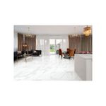 Porcelanato 60x60 mármol Satvario Royal rectificado brillante Sunhearrt, instalado en piso de sala y comedor blanca