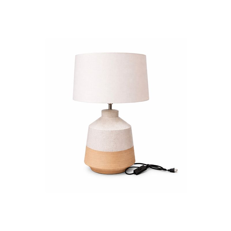 Lámpara de mesa Sofía blanco/beige Concepts, vista frontal con pantalla cilíndrica blanca y cable eléctrico negro