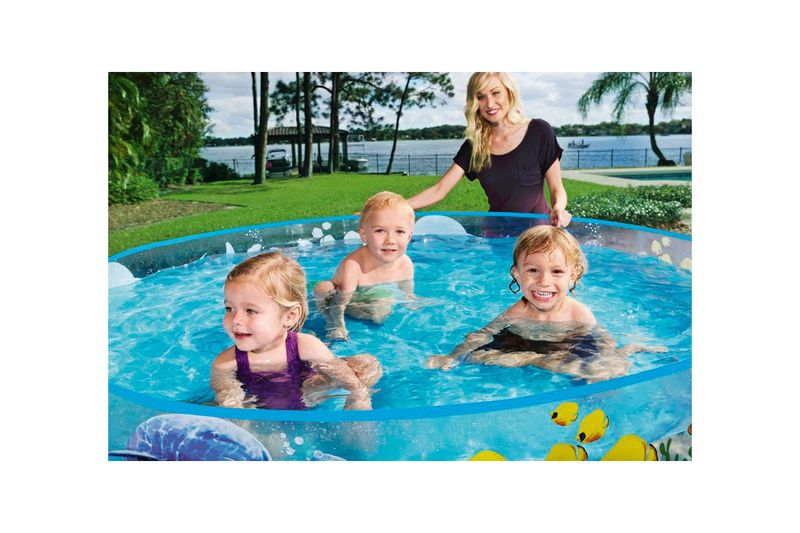 Piscina para niños Odyssey 1.83 m diameter x 38 cm alto 2+ años Bestway, tres niños jugando dentro de la piscina inflable