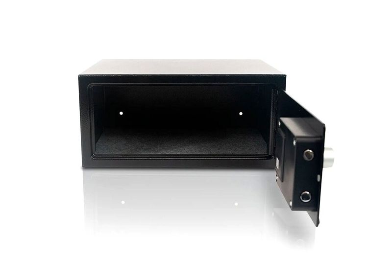 Caja de seguridad digital Yale de 35 x 25 cm, vista frontal abierta que muestra el interior vacío en color negro