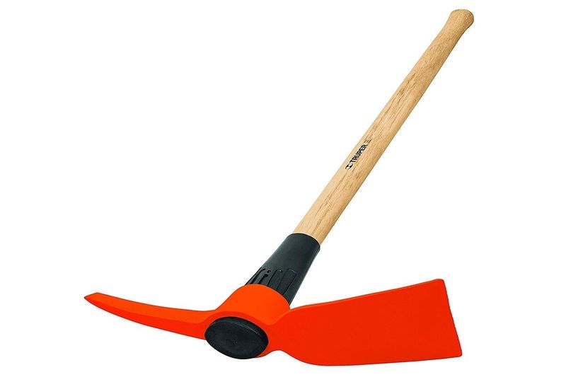 Piocha con mango de madera/polipropileno Truper de 5 lbs, vista lateral con cabeza naranja y mango de madera