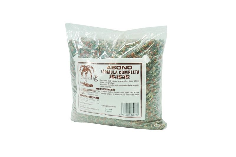 Fertilizante completo 15-15-15 5 lbs Sinsa, primer plano del empaque plástico con gránulos multicolor y etiqueta frontal