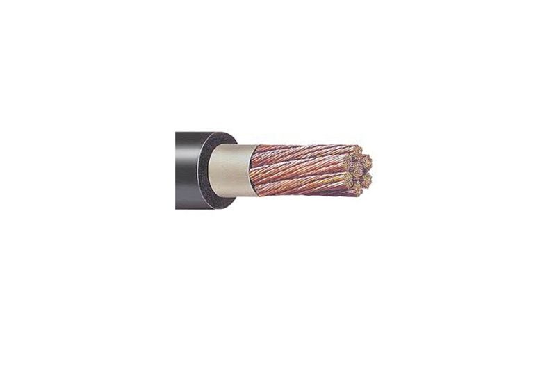 Cable PAWC para soldar carrete 1/0 negro SINSA, primer plano del corte transversal con filamentos de cobre trenzado