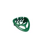 Colgador de manguera verde Truper, vista cenital del soporte plástico con ranuras para fijación