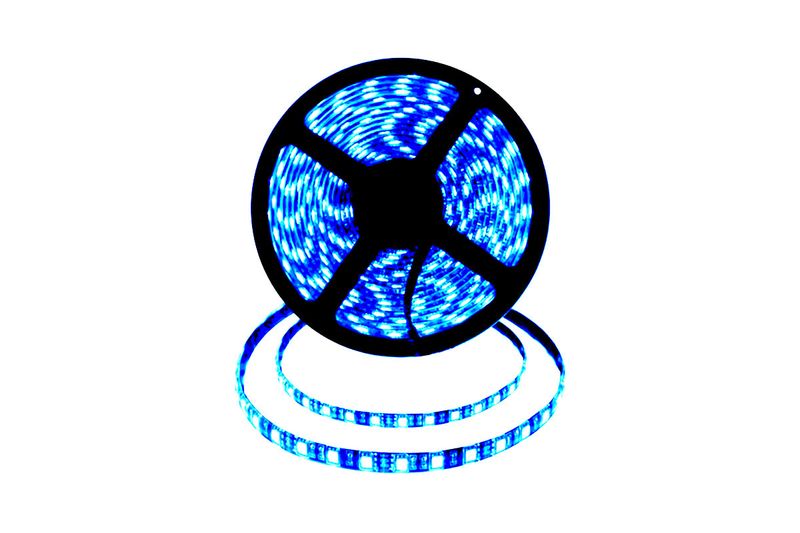 Cinta LED azul 100 mts IP65 Sylvania, carrete negro con tira de luz azul desplegada en la base