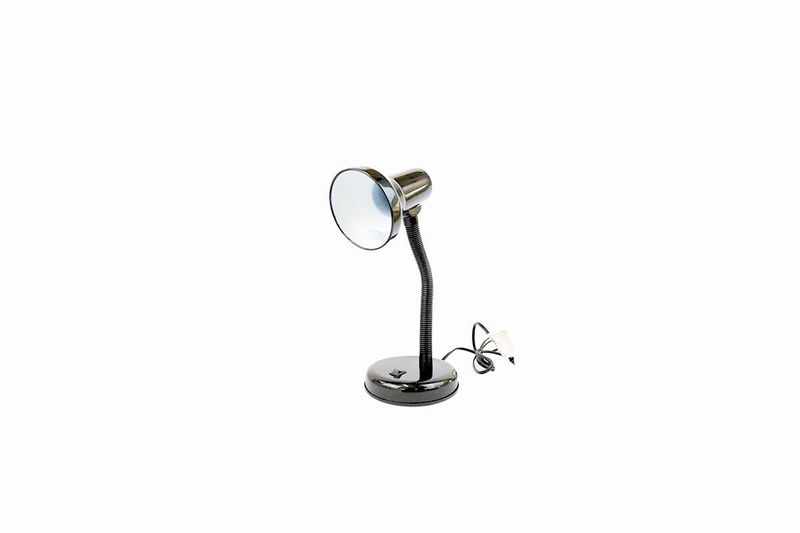 Luminaria de escritorio flexible negro E27 1 luz 60 W Ikelite, vista lateral completa con cable de alimentación