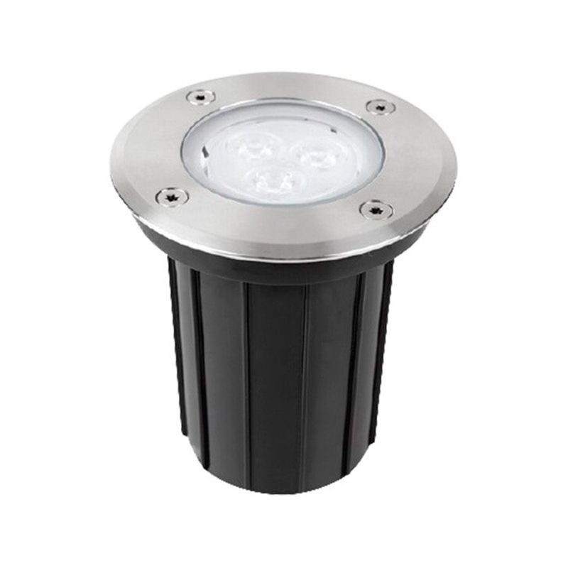 Luminaria empotrable níquel sumergible exterior LED 12V Tecnolite de 3 pulgadas, 3W y 3000K, vista frontal en ángulo