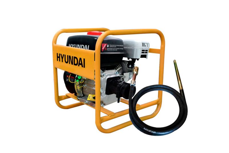 Vibrador para concreto a gasolina motor 4 tiempos 7 HP 3600 RPM Hyundai, equipo con marco amarillo y manguera negra