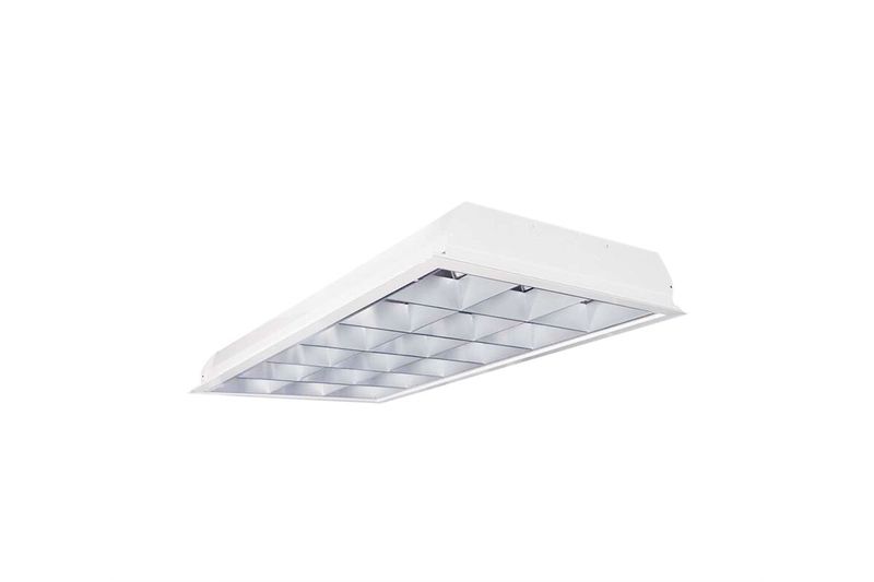 Luminaria LED UL507 48 2x4 3Tx18W 18 celdas con tubos Sylvania, vista en ángulo del panel blanco con rejilla parabólica