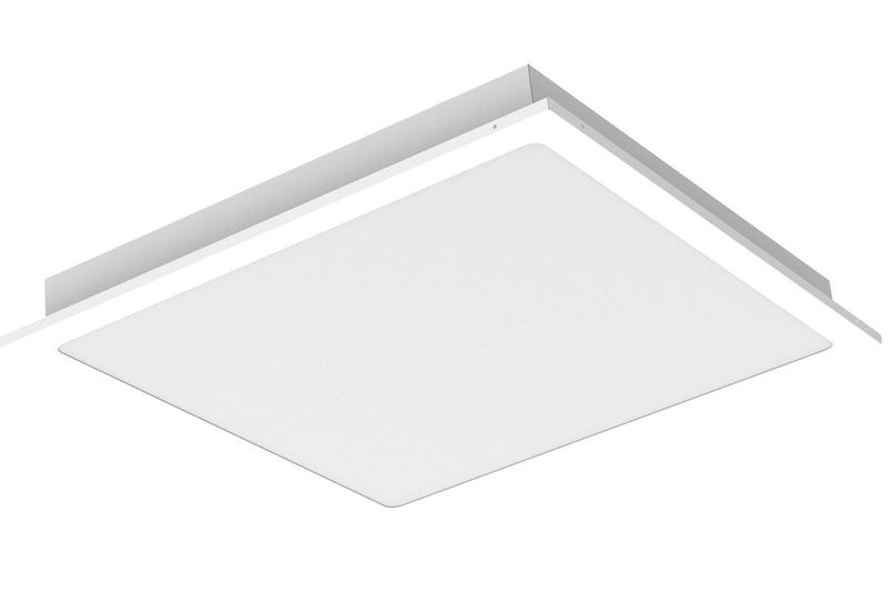 Panel LED Sylvania de 2x2, 40 W, 3400 lm y 6000 K, vista diagonal del panel blanco cuadrado empotrado en techo