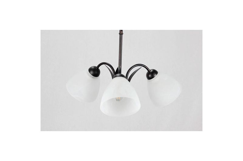 Lámpara colgante clásica Lucca negro 3 luces E27 60W-In&Out Sinsa, vista frontal con pantallas de vidrio blanco opalino