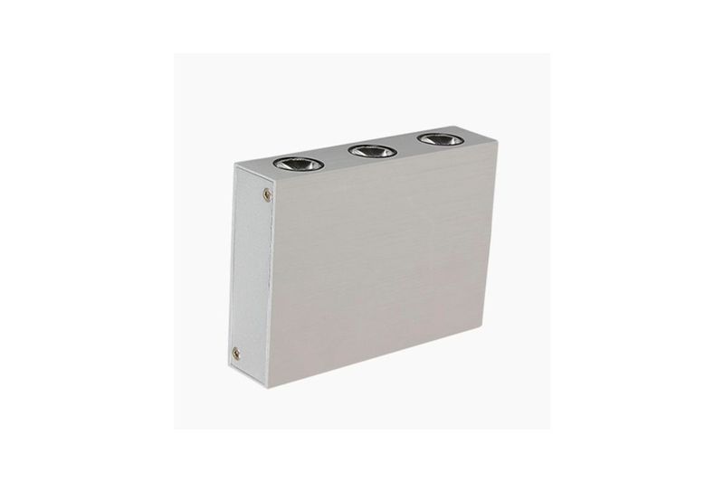 Luminaria de sobreponer al exterior LED Colina I 6 W 3000 K IP44 plateada Tecnolite, vista lateral en ángulo