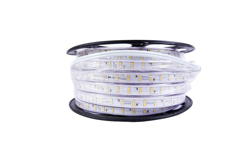 Cinta LED Eco Flex 25 mts 9 W 4000K 550 lm 120V IP65 Ledvance, enrollada en un carrete plástico negro