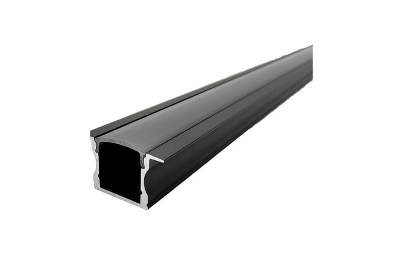 Perfil aluminio striplights sobreponer cinta LED 3 mts negro Construlita, vista en perspectiva del perfil largo