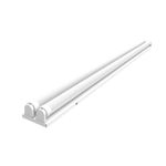 Luminaria para tubo LED S.Kit 48 pulgadas 2 tubos 18W perfil delgado Sylvania, vista diagonal del equipo blanco
