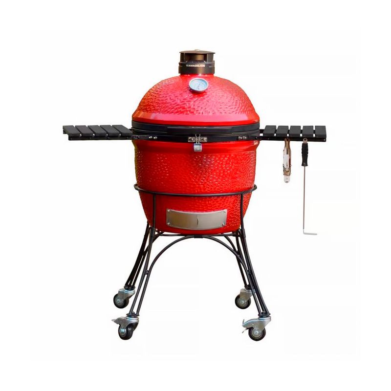 Barbacoa de carbón ahumador Kamado Joe Classic de 18 pulgadas, vista frontal completa con carrito negro y accesorios